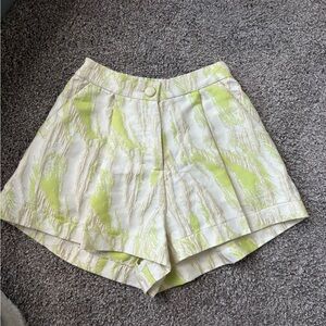 Pleated shorts